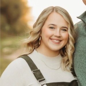 Meet your Posher, Rhalie